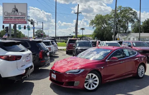 Red 2017 Tesla Model S P100D for sale in Des Moines, IA
