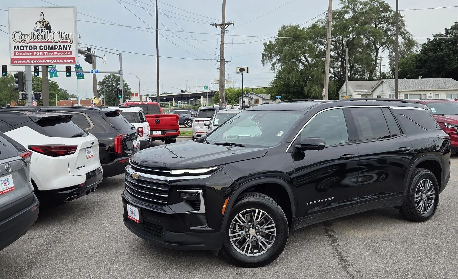 Black 2024 Chevrolet Traverse AWD LT for sale in Des Moines, IA