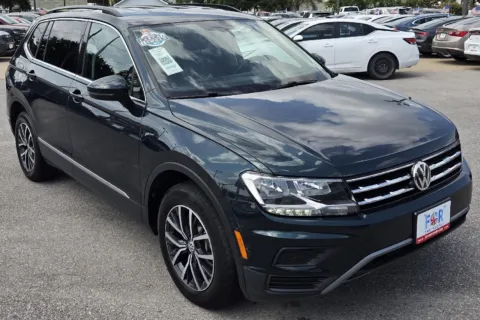 Photos of 2018 Volkswagen Tiguan SE for sale in Des Moines, IA at Capital City Motor Company