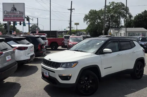 White 2021 Jeep Compass Altitude for sale in Des Moines, IA