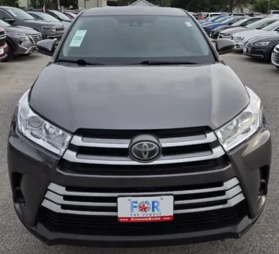 Another view of 2018 Toyota Highlander LE for sale in Des Moines, IA at Capital City Motor Company