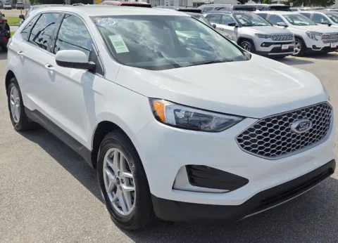 Photos of 2024 Ford Edge SEL for sale in Des Moines, IA at Capital City Motor Company