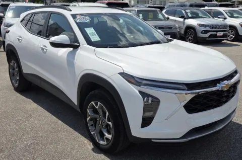 Photos of 2025 Chevrolet Trax LT for sale in Des Moines, IA at Capital City Motor Company
