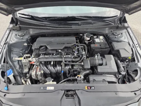 More photos of 2024 Hyundai Elantra Limited at Capital City Motor Company, IA