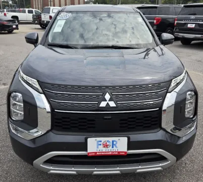 Photos of 2024 Mitsubishi Outlander SE for sale in Des Moines, IA at Capital City Motor Company