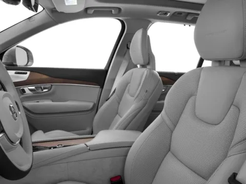 More photos of 2016 Volvo XC90 T6 Momentum at Capital City Motor Company, IA
