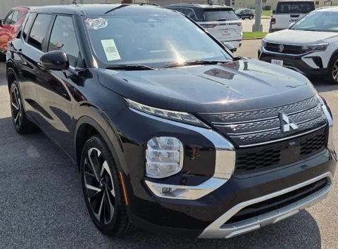 Photos of 2024 Mitsubishi Outlander SE Black Edition for sale in Des Moines, IA at Capital City Motor Company