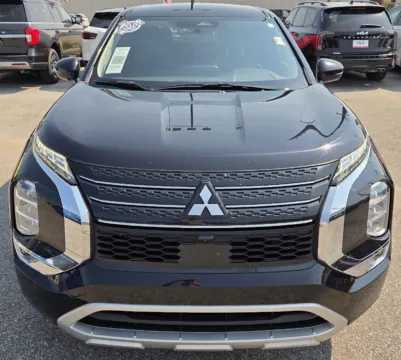 Another view of 2024 MITSUBISHI OUTLANDER SE/BL for sale in Des Moines, IA at Capital City Motor Company
