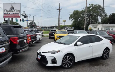 White 2017 Toyota Corolla SE for sale in Des Moines, IA