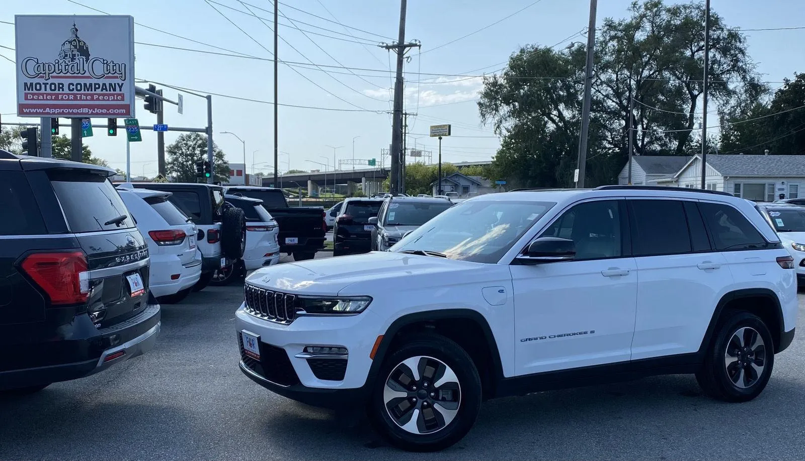 White 2024 Jeep Grand Cherokee 4xe for sale in Des Moines, IA