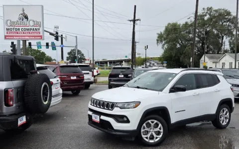 White 2024 Jeep Compass Latitude for sale in Des Moines, IA