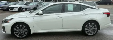 More photos of 2023 Nissan Altima 2.5 SL at Capital City Motor Company, IA
