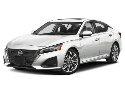 White 2023 Nissan Altima 2.5 SL for sale in Des Moines, IA