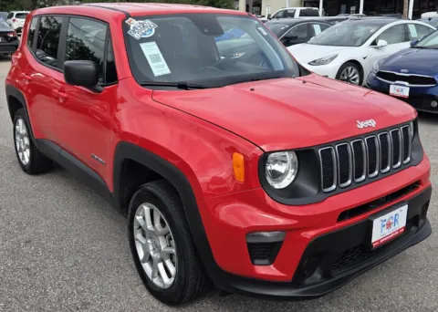 Photos of 2023 Jeep Renegade Latitude for sale in Des Moines, IA at Capital City Motor Company