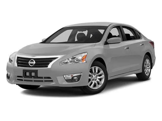 Silver 2014 Nissan Altima 2.5 S for sale in Des Moines, IA