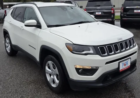 Photos of 2018 Jeep Compass Latitude for sale in Des Moines, IA at Capital City Motor Company