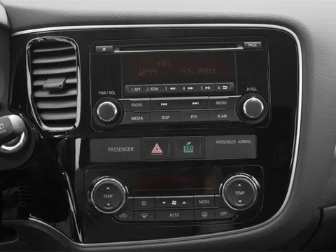 More photos of 2014 Mitsubishi Outlander SE at Capital City Motor Company, IA