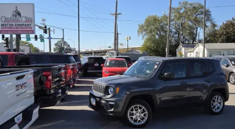Gray 2023 Jeep Renegade Latitude for sale in Des Moines, IA