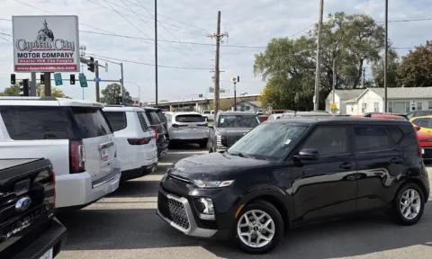Black 2022 Kia Soul LX for sale in Des Moines, IA