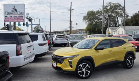 Yellow 2024 Chevrolet Trax 1RS for sale in Des Moines, IA