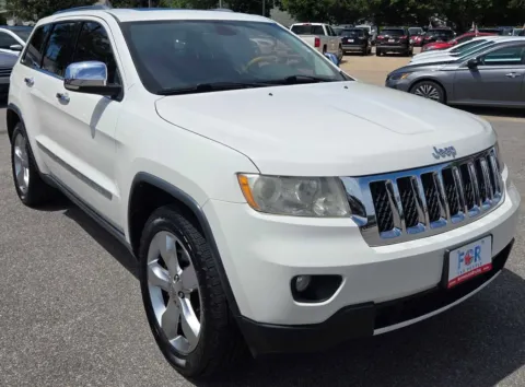 White 2012 Jeep Grand Cherokee Overland for sale in Des Moines, IA