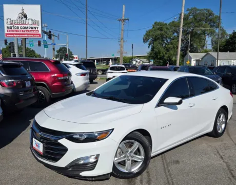 White 2020 Chevrolet Malibu LS for sale in Des Moines, IA