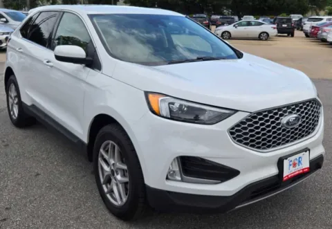 Photos of 2023 Ford Edge SEL for sale in Des Moines, IA at Capital City Motor Company