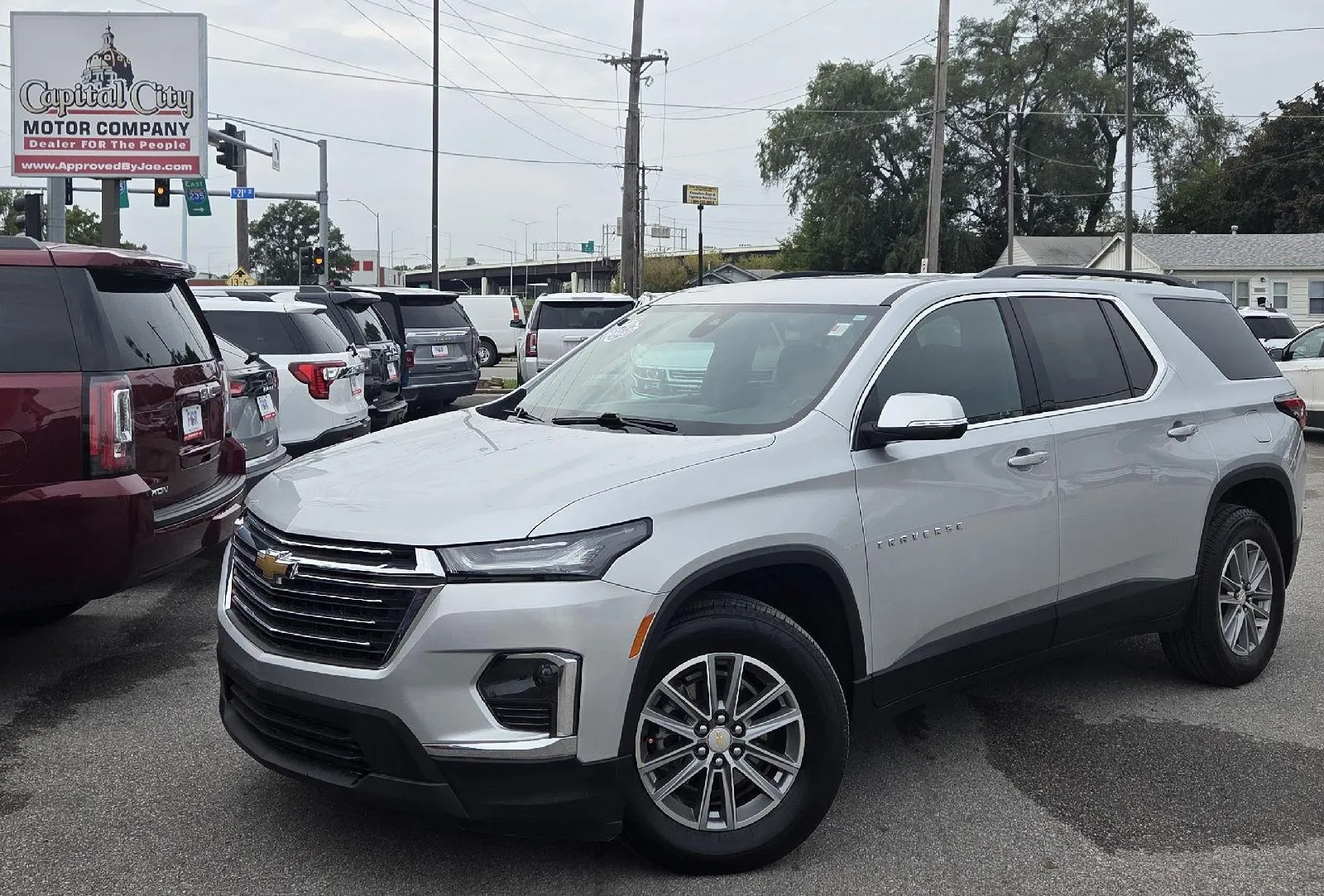 Silver 2022 Chevrolet Traverse LT Cloth for sale in Des Moines, IA