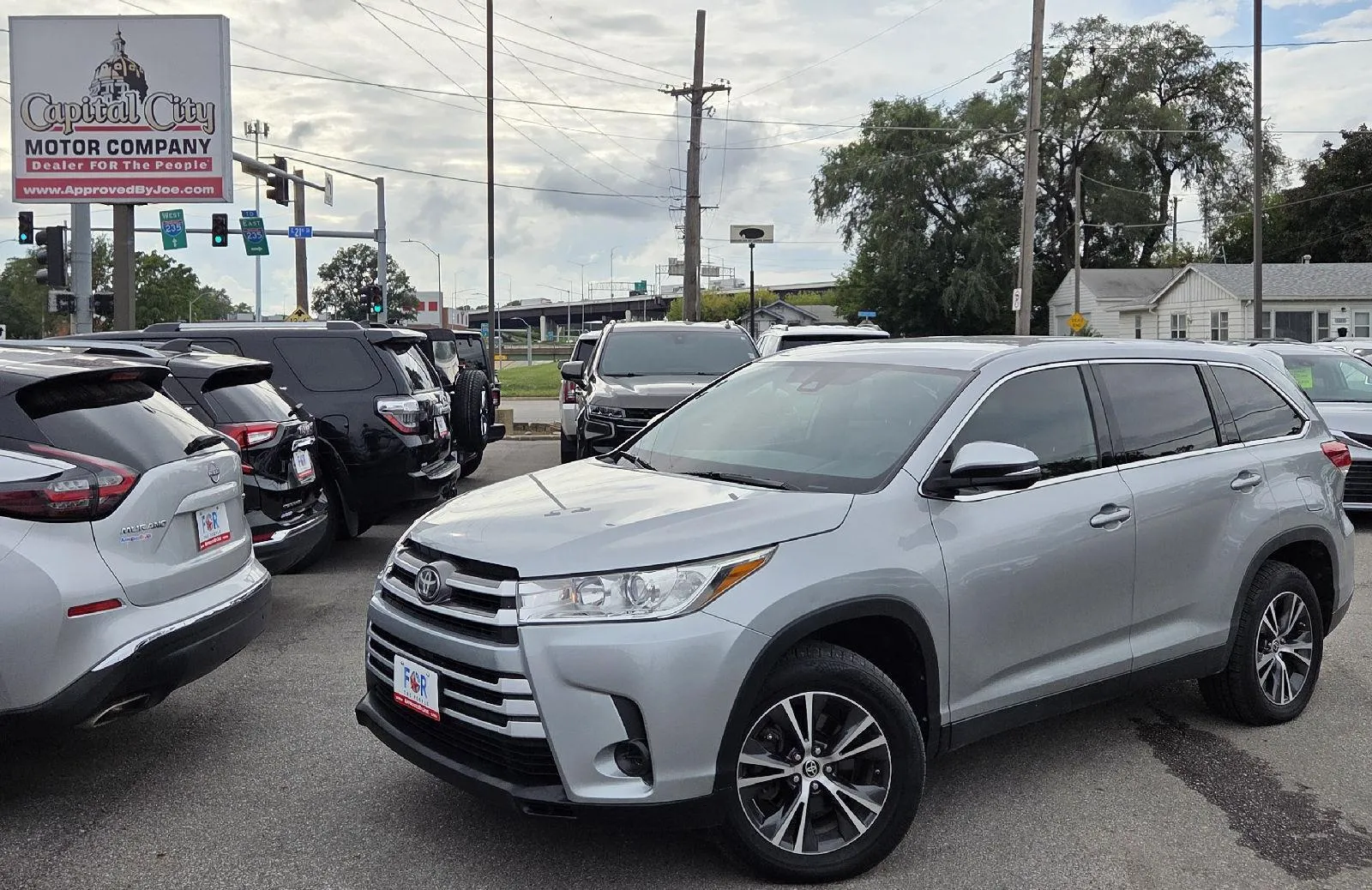 Silver 2019 Toyota Highlander LE for sale in Des Moines, IA