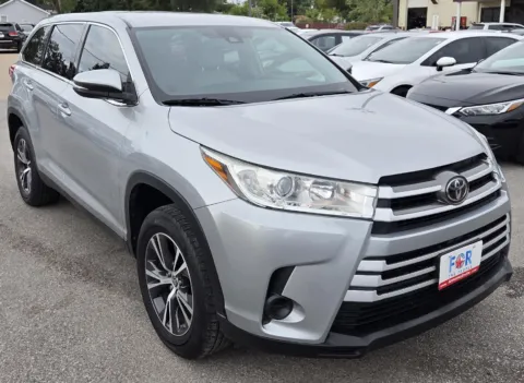 Photos of 2019 Toyota Highlander LE for sale in Des Moines, IA at Capital City Motor Company