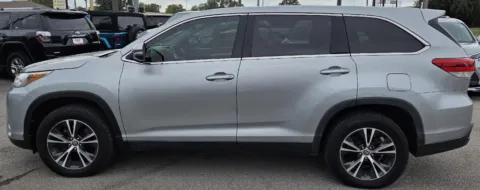 More photos of 2019 Toyota Highlander LE at Capital City Motor Company, IA