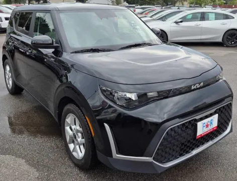 Photos of 2023 Kia Soul LX for sale in Des Moines, IA at Capital City Motor Company