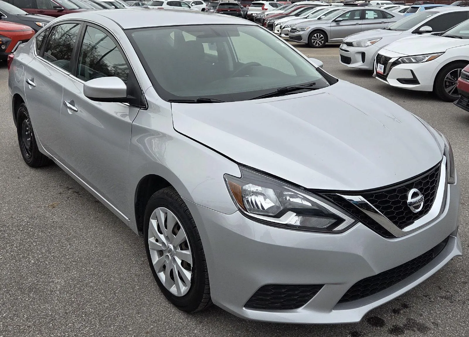 2019 Nissan Sentra S's photo