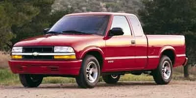Red 2001 Chevrolet S-10 LS for sale in Des Moines, IA