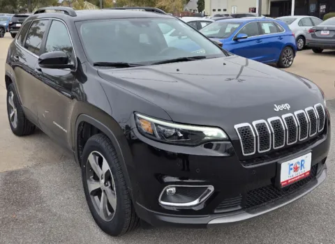 Photos of 2022 Jeep Cherokee Limited for sale in Des Moines, IA at Capital City Motor Company