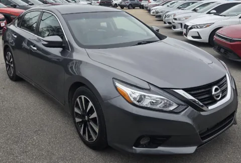 Photos of 2018 Nissan Altima 2.5 SL for sale in Des Moines, IA at Capital City Motor Company