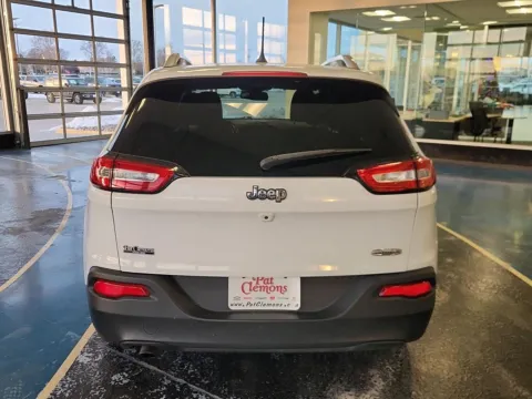 More photos of 2016 Jeep Cherokee Latitude at Pat Clemons Inc., IA