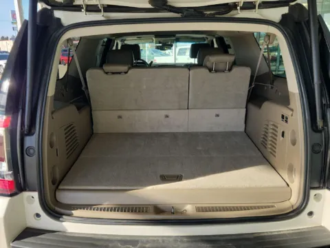 More photos of 2015 GMC Yukon XL SLT at Pat Clemons Inc., IA