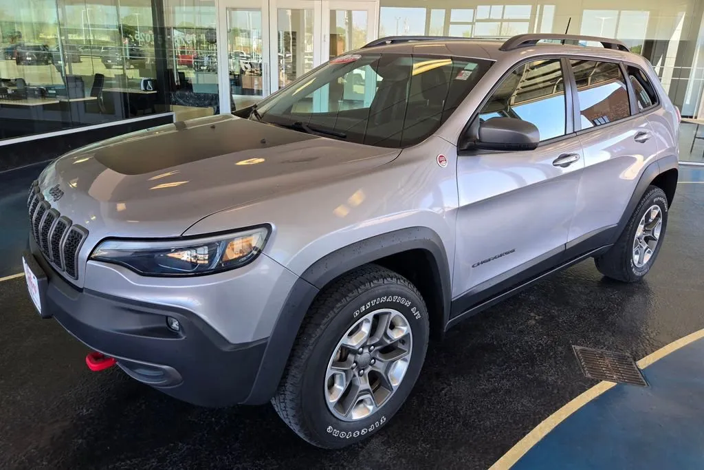 Silver 2019 Jeep Cherokee Trailhawk for sale in Boone, IA