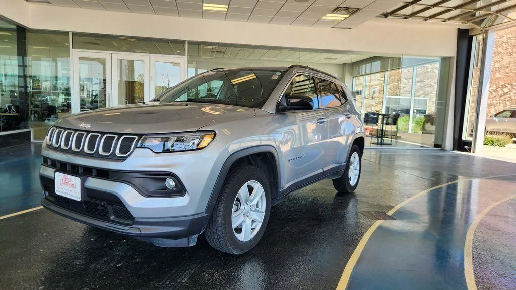 Silver 2022 Jeep Compass Latitude for sale in Boone, IA