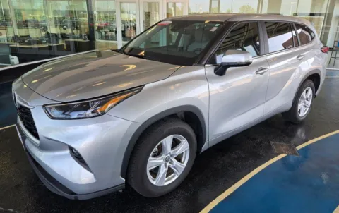 Silver 2023 Toyota Highlander Platinum for sale in Boone, IA