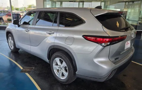 Another view of 2023 Toyota Highlander Platinum for sale in Boone, IA at Pat Clemons Inc.