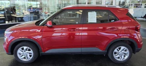 Photos of 2020 Hyundai Venue SEL for sale in Boone, IA at Pat Clemons Inc.