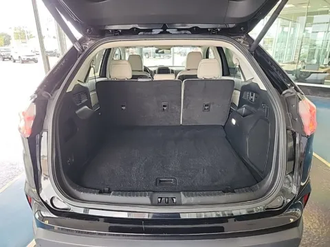 More photos of 2022 Ford Edge Titanium at Pat Clemons Inc., IA
