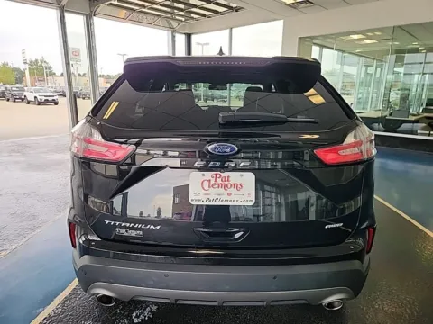 More photos of 2022 Ford Edge Titanium at Pat Clemons Inc., IA