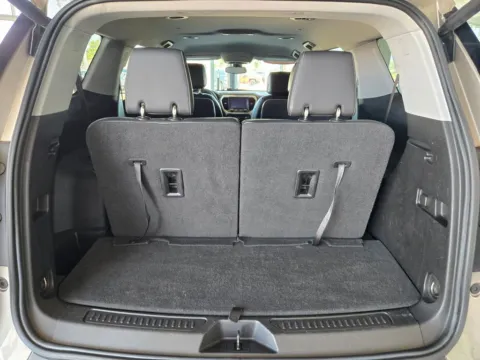 More photos of 2023 GMC Acadia SLT at Pat Clemons Inc., IA