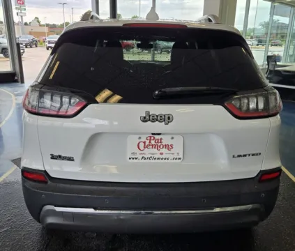 More photos of 2019 Jeep Cherokee Limited at Pat Clemons Inc., IA