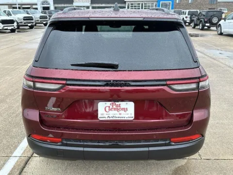 More photos of 2024 Jeep Grand Cherokee Altitude X at Pat Clemons Inc., IA