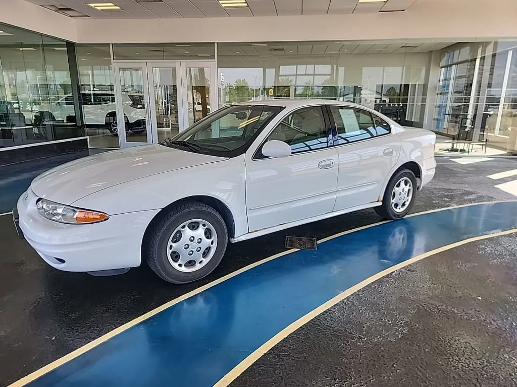 White 2000 Oldsmobile Alero GL3 for sale in Boone, IA