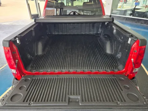 More photos of 2007 GMC Sierra 1500 SLE1 at Pat Clemons Inc., IA